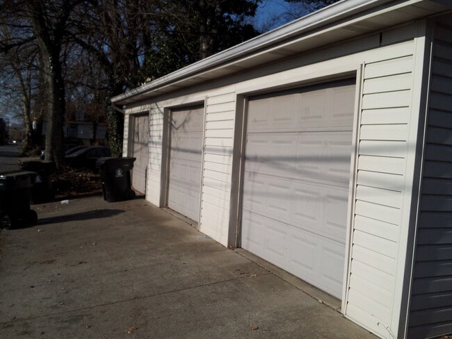 1110 Cherokee Rd in Louisville, KY - Building Photo - Building Photo