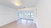 2529 NE 181st St, Unit C in North Miami Beach, FL - Foto de edificio - Building Photo