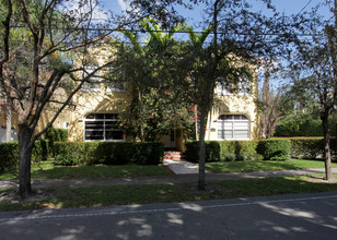 473 Mendoza Ave in Miami, FL - Building Photo - Building Photo