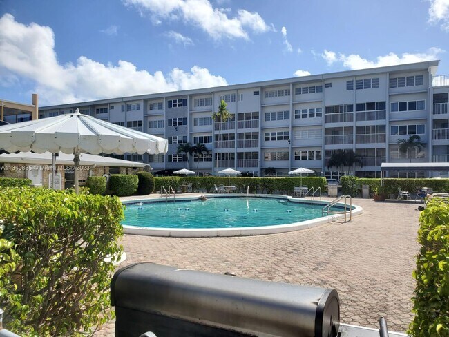 215 SE 3rd Ave photo'