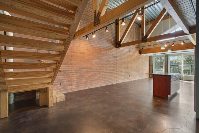 300 Hamilton St in Plymouth, MI - Foto de edificio - Building Photo