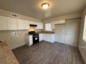 511 San Emidio St in Taft, CA - Building Photo - Building Photo