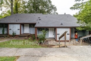 102 Walnut Ln in Oak Ridge, TN - Building Photo
