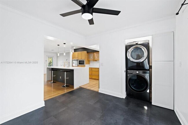property at 1236 N Victoria Park Rd