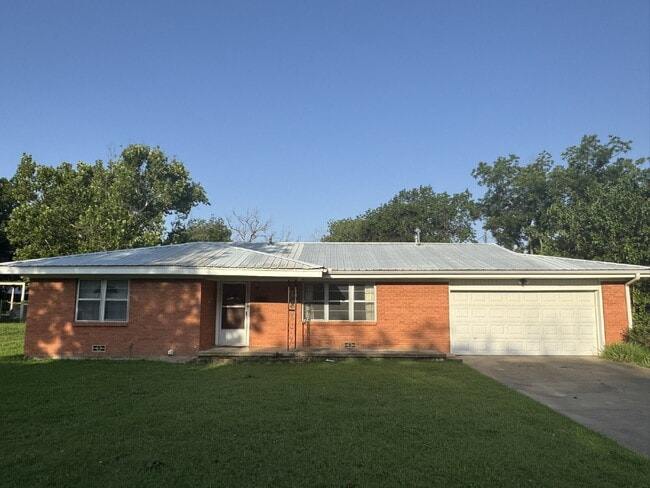 property at 420 N Lydia Ave