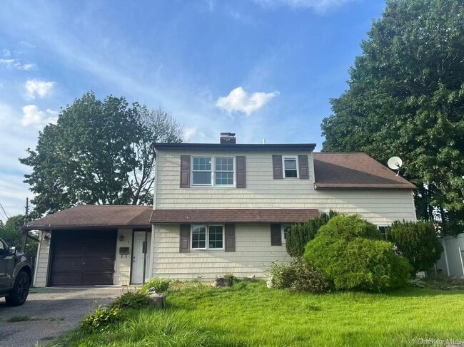 property at 5 South Ln