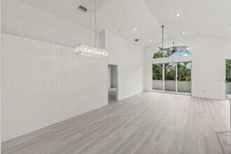 7728 Edinburough Ln in Delray Beach, FL - Building Photo - Building Photo