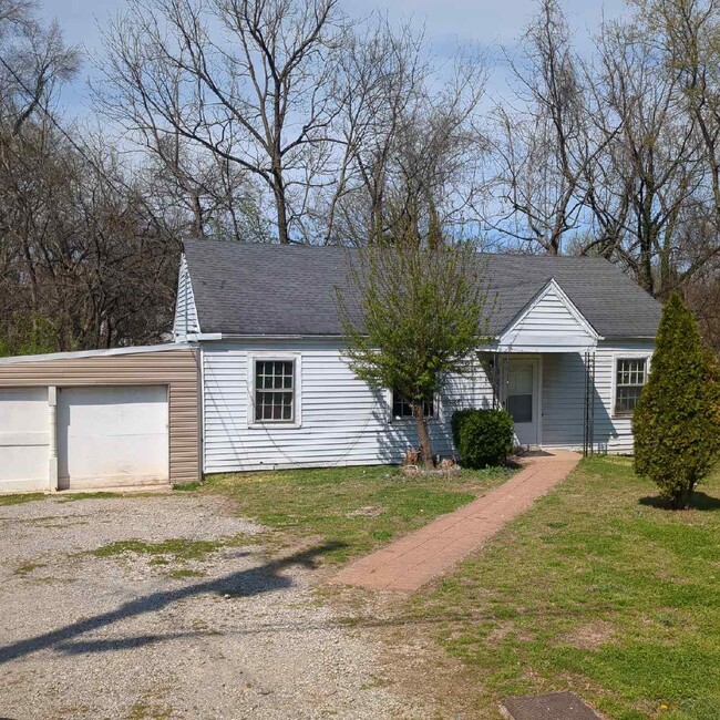property at 1983 Lavergne Ct
