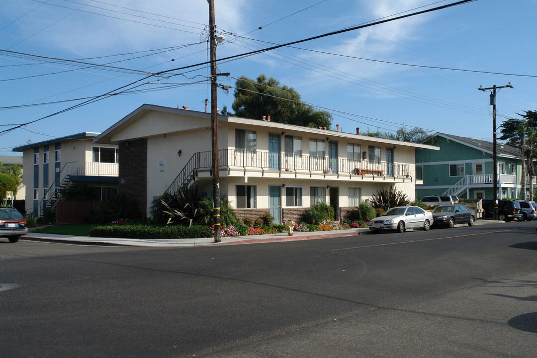 6599 Sabado Tarde Rd in Goleta, CA - Building Photo