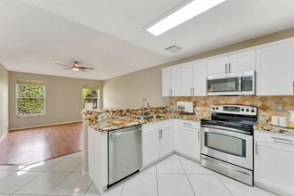 6520 NW 41st Ter in Coconut Creek, FL - Building Photo - Building Photo