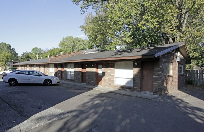 Lisa Apartments in Memphis, TN - Foto de edificio - Building Photo