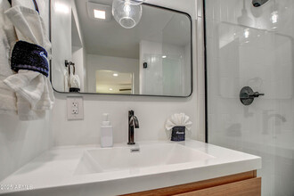 7907 E Latham St in Scottsdale, AZ - Foto de edificio - Building Photo