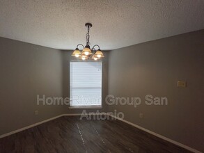 4910 Ali Ave in San Antonio, TX - Foto de edificio - Building Photo