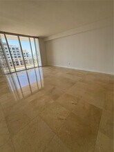 901 Brickell Key Blvd in Miami, FL - Building Photo - Building Photo
