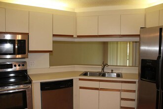 8 Vía De Casas Sur-Unit -103 in Boynton Beach, FL - Building Photo - Building Photo