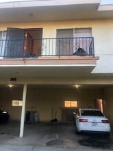 504 W Hillsdale St in Inglewood, CA - Building Photo - Building Photo