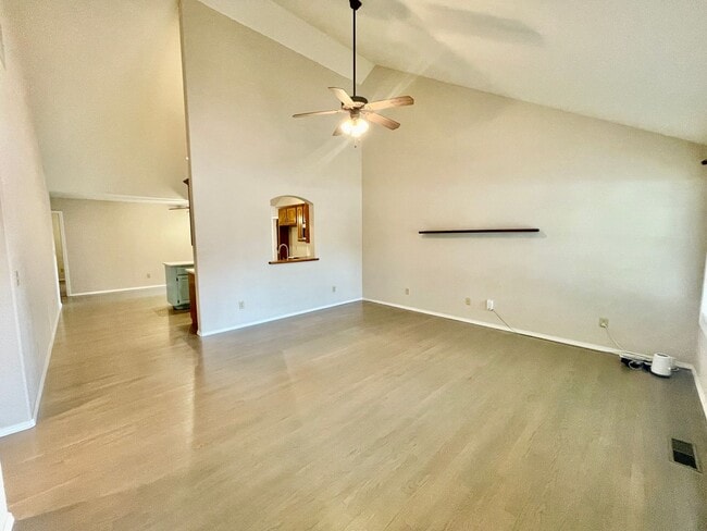 1233 E Ogorman Ct in Springfield, MO - Building Photo - Building Photo