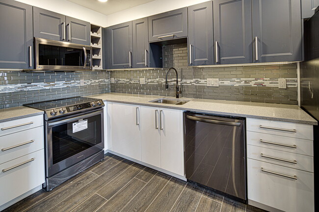 224 SE Vine Ln in Bend, OR - Foto de edificio - Building Photo