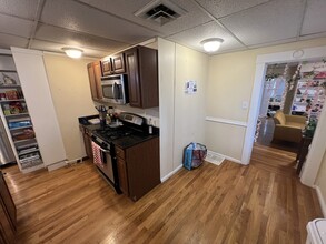 363 Beacon St, Unit 1 in Somerville, MA - Foto de edificio - Building Photo