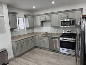7 Washburn Ter, Unit 1 in Brookline, MA - Building Photo - Building Photo