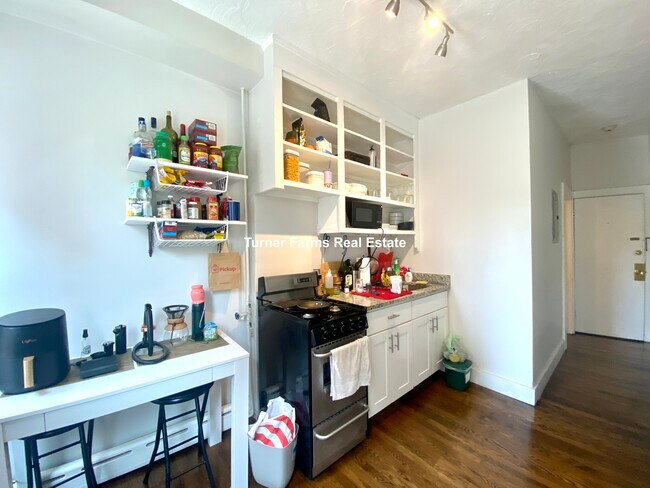 127 Willow St, Unit 114 in Cambridge, MA - Building Photo - Building Photo