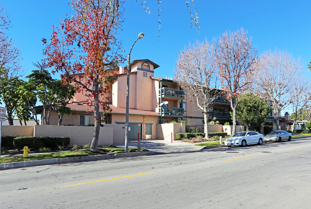 Casa El Centro Apartments in La Habra, CA - Building Photo