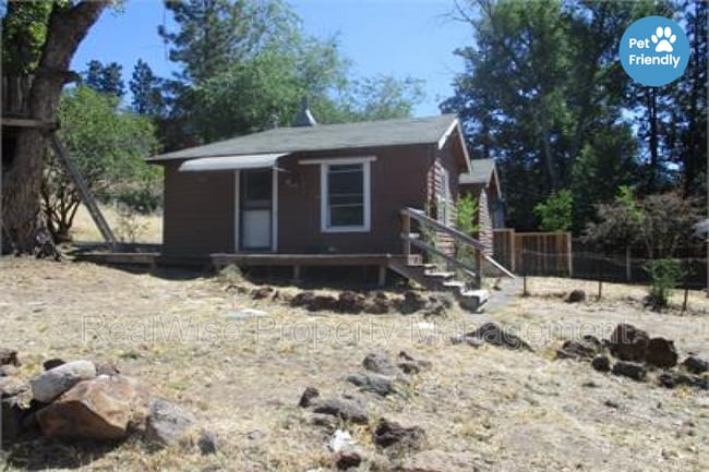 property at 1618 NW 8th St