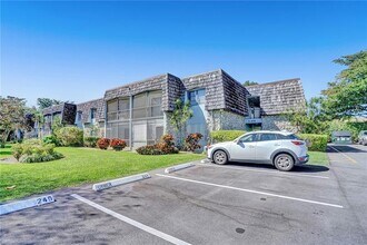 3115 Oakland Shores Dr in Oakland Park, FL - Building Photo - Building Photo