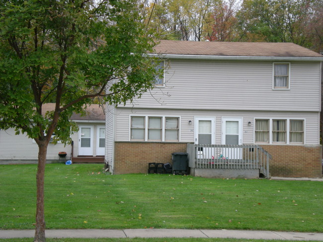 The Courtland Avenue Apartments in Akron, OH - Foto de edificio - Building Photo