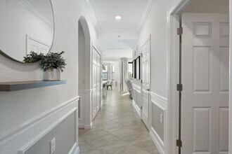 17704 Gawthrop Dr, Unit 207 in Bradenton, FL - Foto de edificio - Building Photo