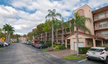 13100 SW 11th Ct in Pembroke Pines, FL - Building Photo - Building Photo