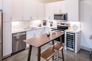 3383 Cedarplaza Ln in Dallas, TX - Building Photo