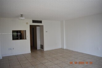 1470 NE 125th Terrace in North Miami, FL - Building Photo - Building Photo