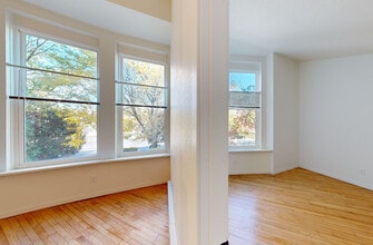 Washington Plaza Apartments in Appleton, WI - Building Photo - Building Photo