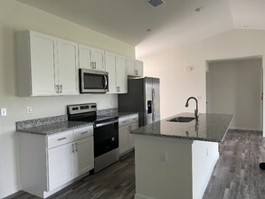 1121 NW 13th Terrace in Cape Coral, FL - Building Photo - Building Photo