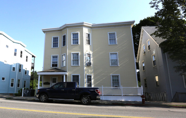 1277 Massachusetts Ave in Arlington, MA - Foto de edificio - Building Photo