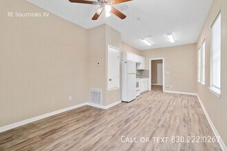 931 W Rosewood Ave-Unit -101 in San Antonio, TX - Building Photo - Building Photo