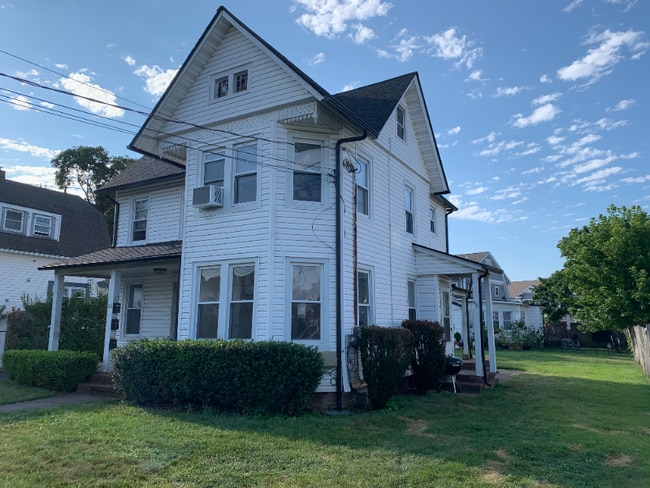 66 Grand Ave in Freeport, NY - Building Photo - Building Photo