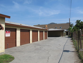 4849-4851 Live Oak St in Cudahy, CA - Building Photo - Building Photo