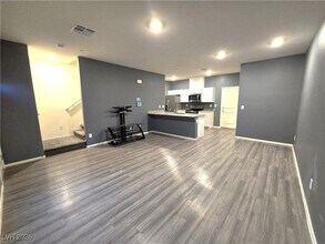 487 Waterfall Cv Ct in Henderson, NV - Building Photo - Building Photo