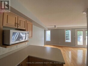 664 Columbia Forest Blvd in Waterloo, ON - Building Photo - Building Photo