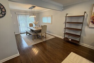 9 Gibbs Rd in Dumont, NJ - Building Photo - Building Photo