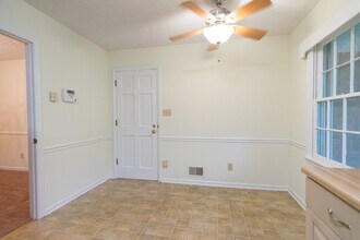 140 Saxon Woods Dr in Athens, GA - Building Photo - Building Photo