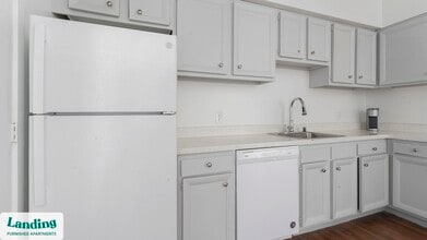 222 E Saratoga St in Baltimore, MD - Foto de edificio - Building Photo