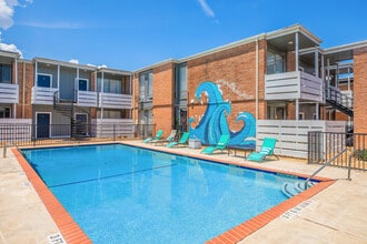 Bay House Apartments in Houston, TX - Building Photo - Building Photo