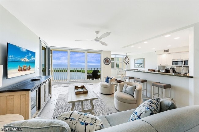 property at 5550 Heron Point Dr