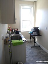 1197 Commonwealth Ave, Unit 12 in Boston, MA - Building Photo - Building Photo