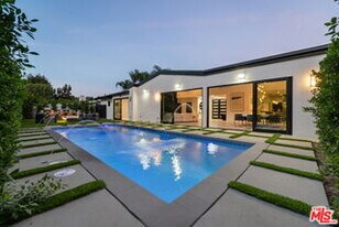 5301 Crebs Ave in Los Angeles, CA - Building Photo