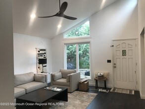 63 Bay Ave in Atlantic Highlands, NJ - Building Photo - Building Photo
