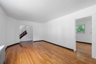 5013 Stanton Ave in Pittsburgh, PA - Foto de edificio - Building Photo